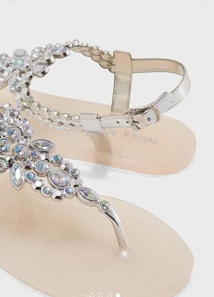 Нарядні босоніжки