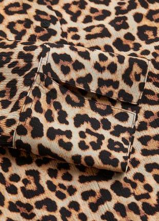 Платье-рубашка в тигровый принт by h&amp;m.2 фото