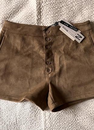 Шорты на пуговицах