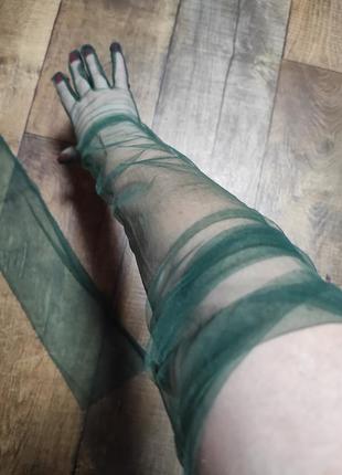 Перчатки женские сетка фатин длинные вечерние зеленые5 фото