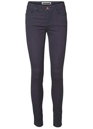 Стрейчевые женские штаны, цвета графит от noisy may