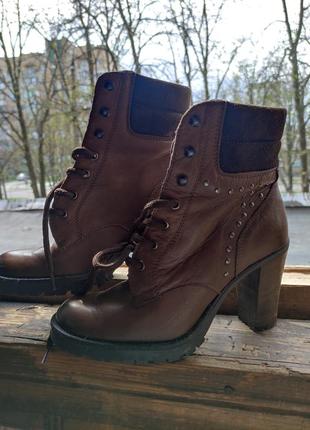 Кожаные коричневые ботинки3 фото