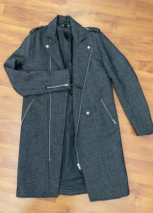 Демисезонное твидовое серое женское пальто на молнии1 фото
