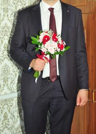 Мужской костюм в идеальном состоянии!