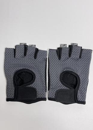 Женские спортивные перчатки серого цвета размер l2 фото