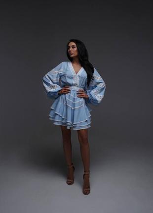 Платье женское короткое дизайнерское нарядное кружевные детали вставки из франц макраме голубое мини на выпускной1 фото
