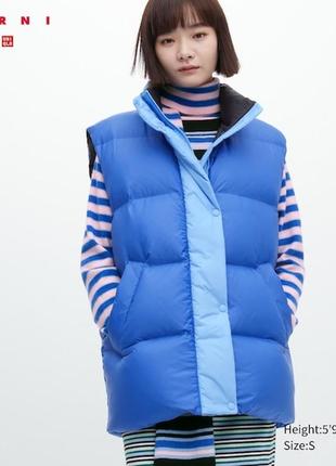 Пуховый жилет uniqlo marni oversized down vest1 фото