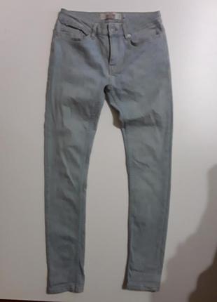 Фирменные джинсы скинни 30 р.