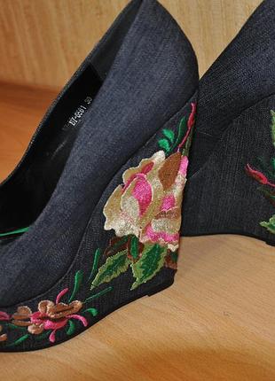 Босоніжки на платформі stella marco