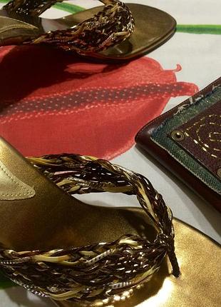 Босоніжки-шльопанці плетінка