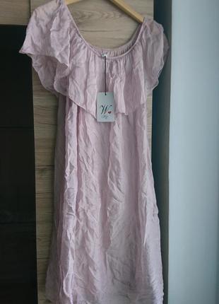 Актуальное  итальянское платье цвета пудра