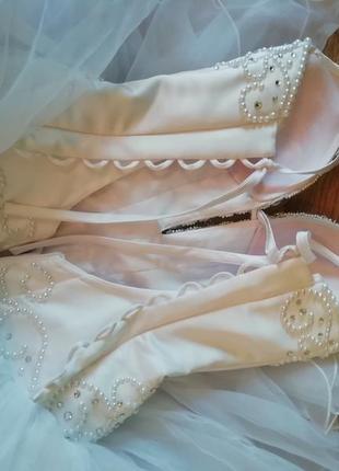 Весільну сукню з корсетом5 фото