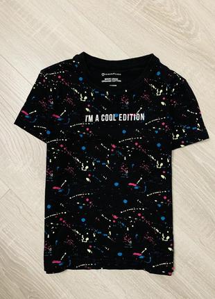 Чудова футболка