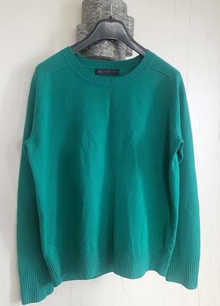 Тонкий зеленый свитер джемпер