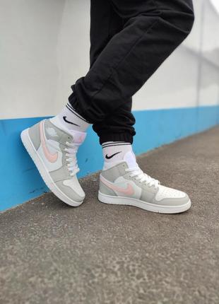 Женские кроссовки nike air jordan 1 retro high grey/pink5 фото