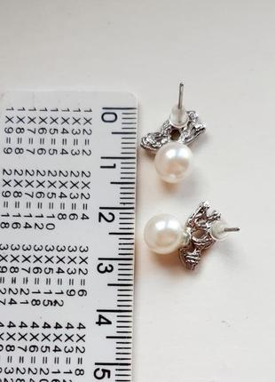 Серебряные серьги "бабочки" с жемчугом и белыми топазами, 925 проба, 104/44 фото