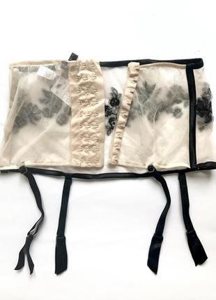 Чулки с поясом из лимитированной коллекции от calzedonia