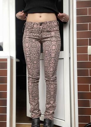 Новые джинсы cimarron с анималистичным принтом розовый жирафа (trippnyc, new rock, killstar, demonia) gothic2 фото