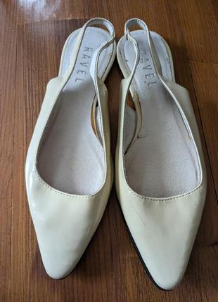 Слингбеки лаковые в нормальном состоянии без каблука