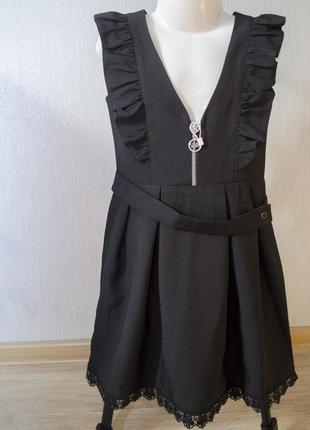 Оригінальне плаття-сарафан з поясом на замочку