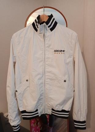 Куртка ветровка белого цвета1 фото