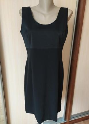 Базовое платье футляр,актуальное платье,классическое черное платье,фирменное платье alberto fabiani