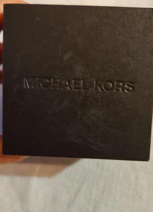 Michael kors. коробка дерев'яна для годинника.