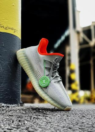 Кроссовки yeezy