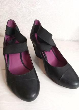 Туфлі розмір 41 устілка 27 см