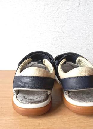 Суперовые кожаные босоножки сандалии clarks 33,5 р. по стельке 21,5 см9 фото