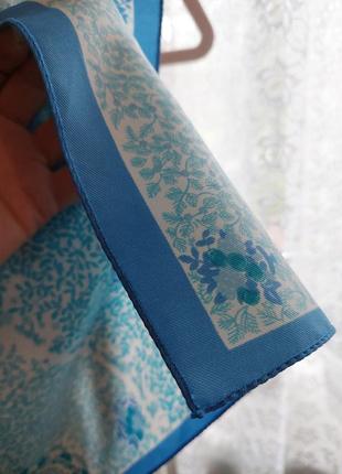 Винтажный, бабушкин, нежный платок в голубой цветочный принт( 67 см на 68 см)2 фото