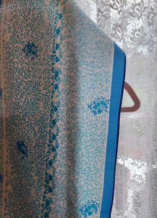 Винтажный, бабушкин, нежный платок в голубой цветочный принт( 67 см на 68 см)3 фото