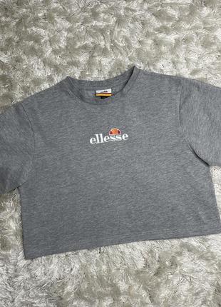 Укорочена футболка ellesse