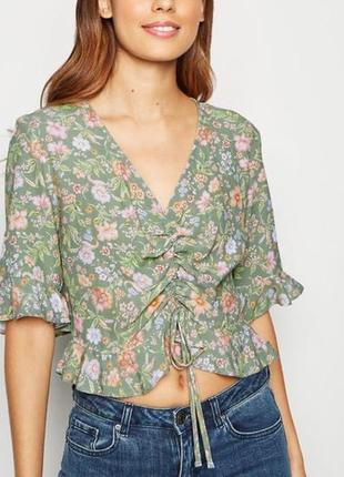 Блуза топ с цветочками на затяжке new look
