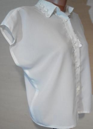Легка блуза сорочка з мереживним коміром .2 фото