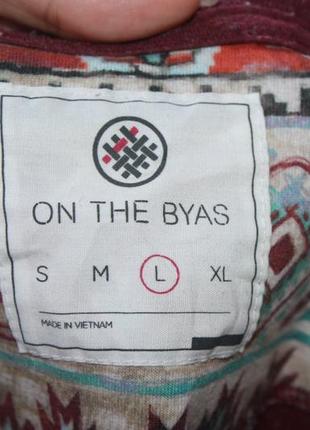 Стильная мужская футболка цвета марсала с орнаментами on the byas5 фото