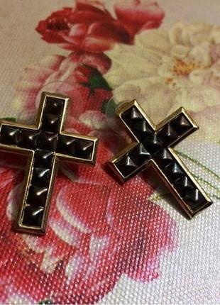 Стильні сережки хрестики