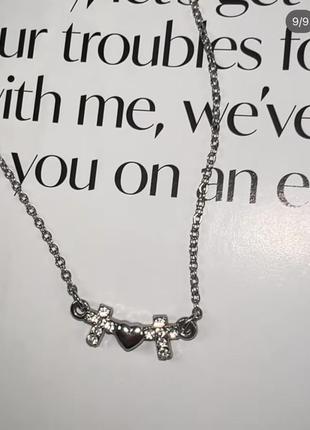 Минималистичная подвеска в стиле y2k с сердечком, крестами и камушками