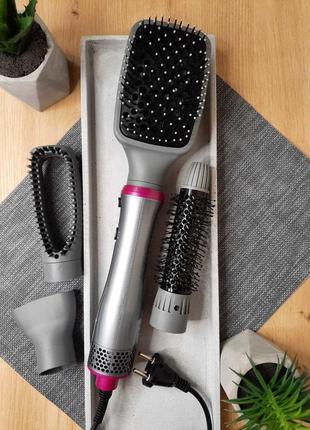 Фен-щетка с четырьмя насадками на любой случай от компании vgr