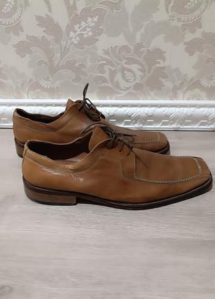 Шкіряні туфлі італія