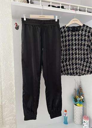 Черные брюки карго boohoo