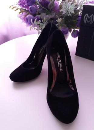 Дуже елегантні чорні замшеві туфлі!!!