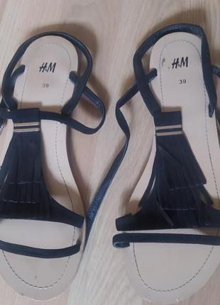 🖤стильные босоножки h&m,  на твердой подошве  с бахромой