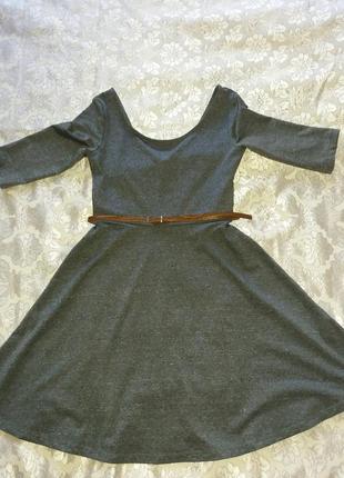 Сукня з оголеною спинкою
