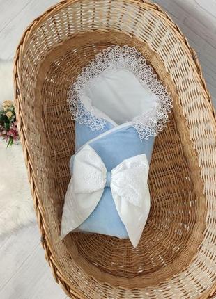 Нарядний конверт декорований лляним мереживом