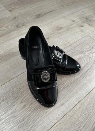 Черные лоферы замшевые балетки кожаные лаковые ботинки босоножки 35 базовые кеды кроссовки туфли2 фото