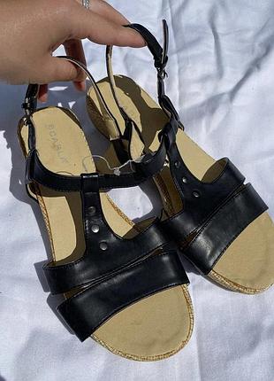 Босоніжки туфлі