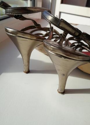 🌹 серебристые босоножки с тонкими ремешками🌹золотисто- серебряные туфли3 фото