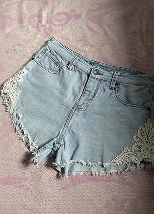 Шорти