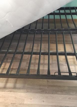 Двухэтажная кровать железная